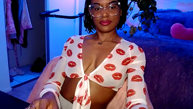 Snapshot of CocoSage chatting on February 2026 06:03:02 AM CocoSage online show from February 2026 06:03:02 AM