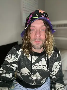 Snapshot of 4kUsh2Fashion0 chatting on February 2025 09:10:01 PM 4kUsh2Fashion0 online show from February 2025 09:10:01 PM