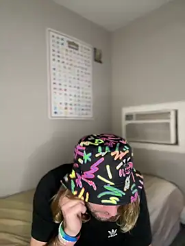 Snapshot of 4kUsh2Fashion0 chatting on January 2025 07:17:02 PM 4kUsh2Fashion0 online show from January 2025 07:17:02 PM