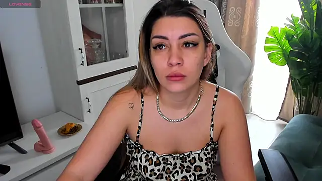 EveEvian online show from March 2025 08:19:02 AM