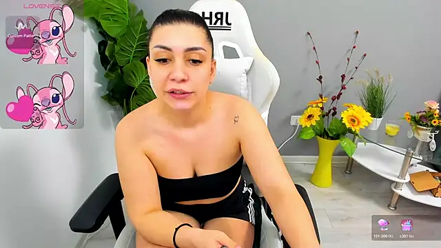 EveEvian online show from April 2026 03:35:02 PM