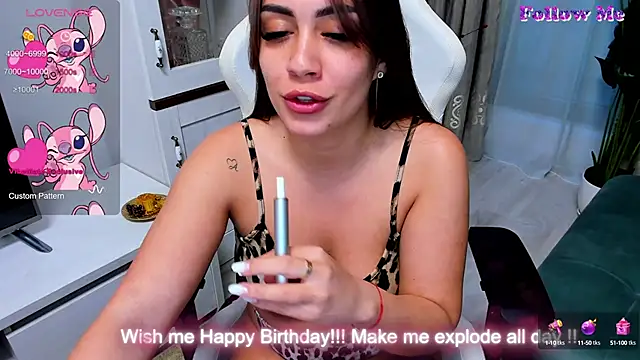 EveEvian online show from March 2025 08:40:01 PM