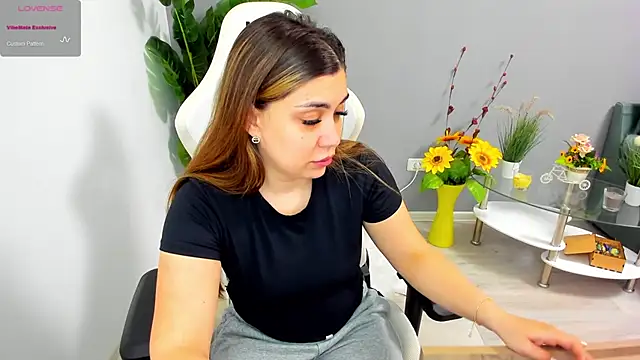 Snapshot of EveEvian chatting on May 2026 08:26:02 PM EveEvian online show from May 2026 08:26:02 PM