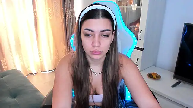 EveEvian online show from February 2025 11:09:02 AM