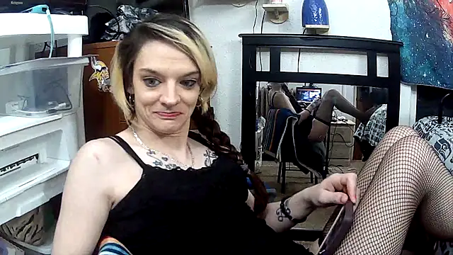 dangereyez0010 online show from April 2026 02:35:01 AM