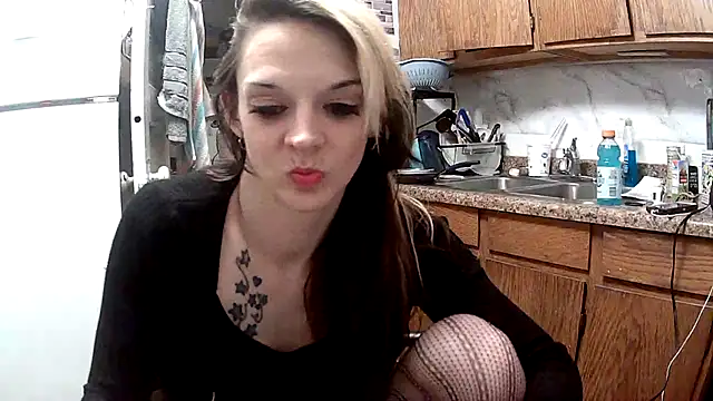 Snapshot of dangereyez0010 chatting on March 2026 02:34:02 AM dangereyez0010 online show from March 2026 02:34:02 AM