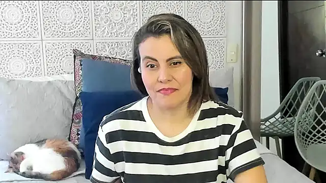 Snapshot of V_monse chatting on February 2025 02:37:02 PM V monse online show from February 2025 02:37:02 PM