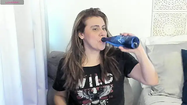 Snapshot of V_monse chatting on November 2025 10:13:01 PM V monse online show from November 2025 10:13:01 PM