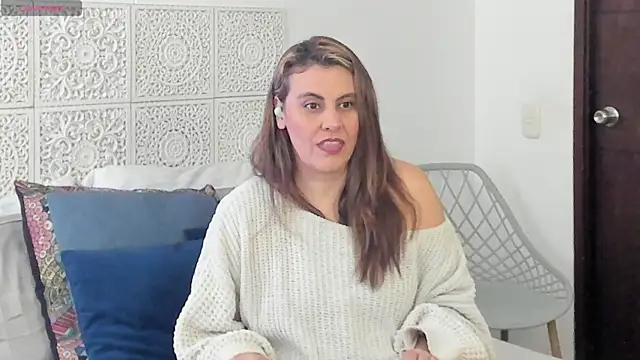 Snapshot of V_monse chatting on October 2025 09:48:01 PM V monse online show from October 2025 09:48:01 PM