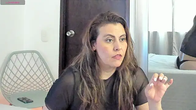 Snapshot of V_monse chatting on June 2026 09:08:01 PM V monse online show from June 2026 09:08:01 PM