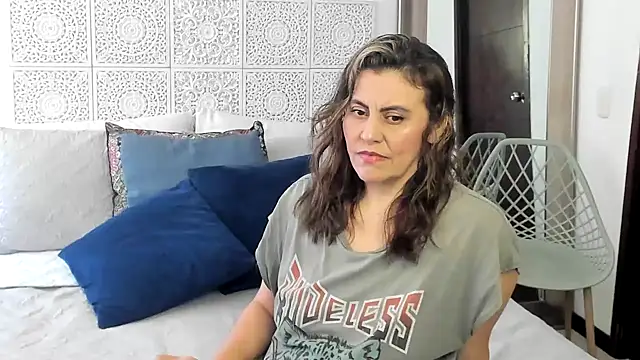 Snapshot of V_monse chatting on February 2025 08:16:02 PM V monse online show from February 2025 08:16:02 PM