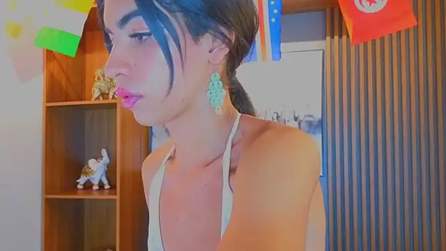 Snapshot of Alahia_Rodriguez chatting on July 2026 07:33:02 PM Alahia Rodriguez online show from July 2026 07:33:02 PM
