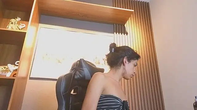 Snapshot of Alahia_Rodriguez chatting on April 2026 08:07:01 PM Alahia Rodriguez online show from April 2026 08:07:01 PM