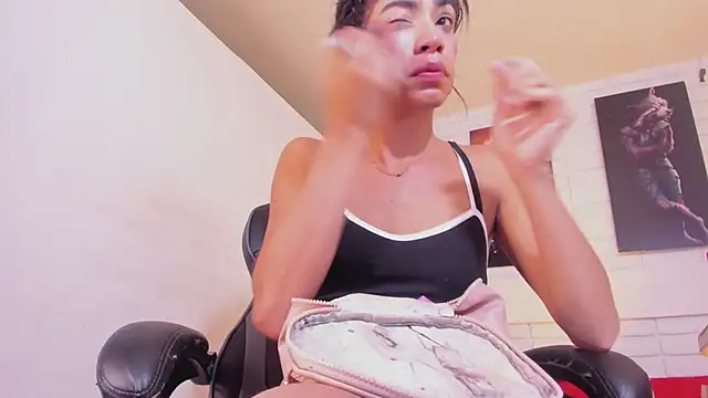 Alahia Rodriguez online show from November 2025 02:54:02 PM