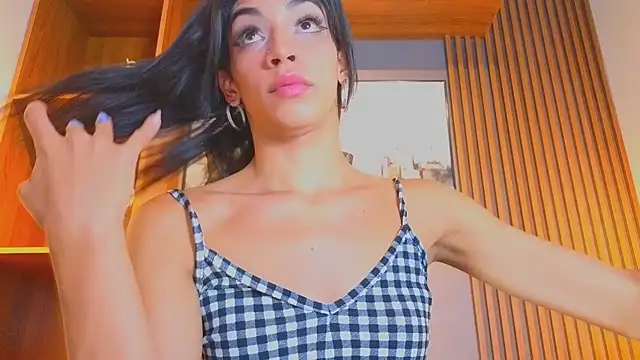 Snapshot of Alahia_Rodriguez chatting on June 2026 07:41:02 PM Alahia Rodriguez online show from June 2026 07:41:02 PM
