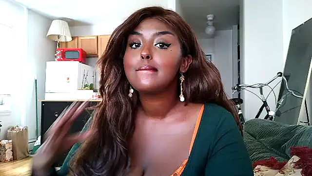 SiminFox online show from October 2025 05:14:02 PM