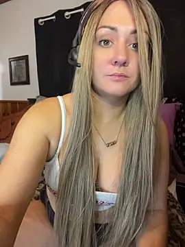 Snapshot of MimiLiciax chatting on May 2026 06:39:01 PM MimiLiciax online show from May 2026 06:39:01 PM