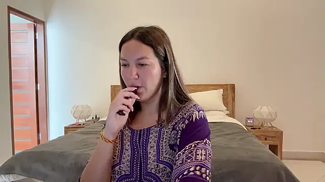 Nelly Fischer online show from September 2025 02:40:02 AM
