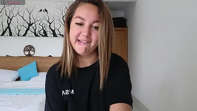 Nelly Fischer online show from November 2025 12:04:01 AM