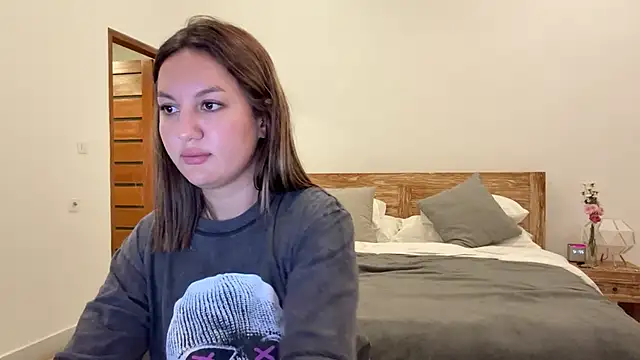 Nelly Fischer online show from September 2025 02:12:01 PM