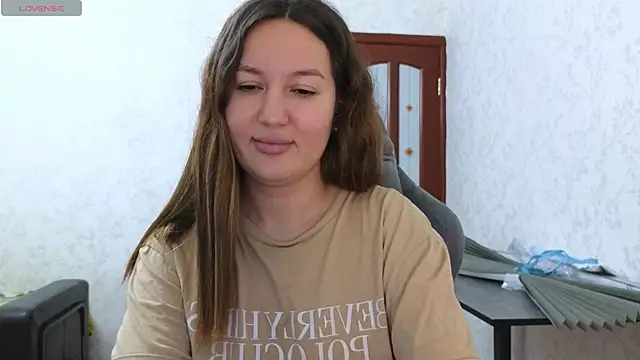 Nelly Fischer online show from April 2026 03:36:01 PM