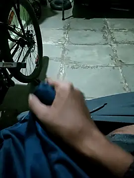 samlord261 online show from April 2026 04:32:01 PM