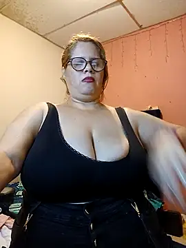EllisW8 online show from March 2025 11:33:01 PM