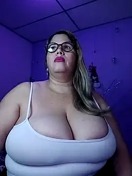 EllisW8 online show from December 2025 12:04:02 PM