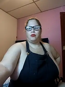 EllisW8 online show from April 2026 07:05:02 PM