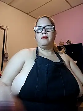 EllisW8 online show from April 2026 02:18:01 PM