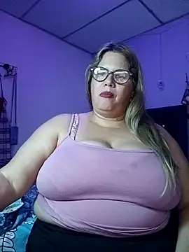 EllisW8 online show from November 2025 11:43:02 PM