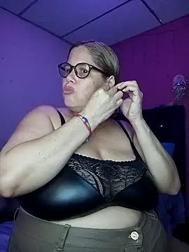 EllisW8 online show from September 2025 11:29:02 PM