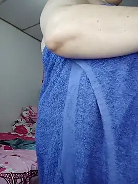 EllisW8 online show from May 2026 10:53:02 PM