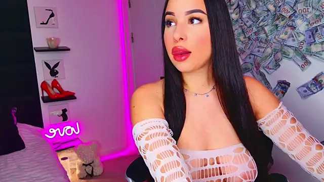 Snapshot of MissAmeliaa chatting on May 2026 12:03:02 PM MissAmeliaa online show from May 2026 12:03:02 PM