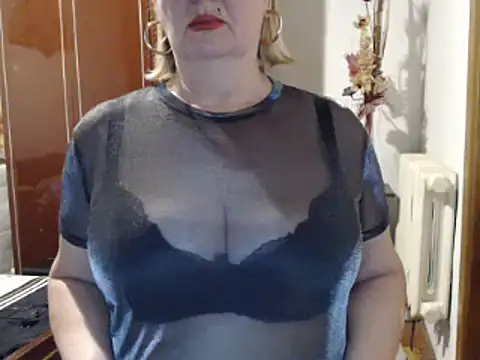 Secretfox online show from October 2025 04:35:01 AM