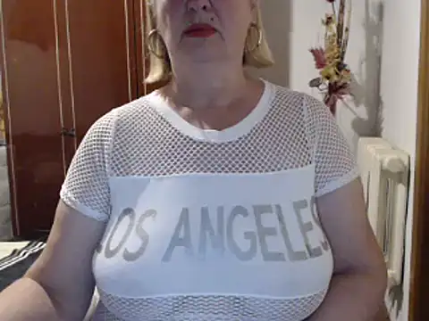 Secretfox online show from September 2025 05:46:01 AM