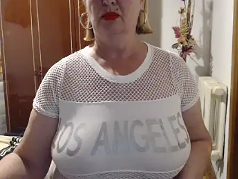 Secretfox online show from September 2025 05:09:02 PM