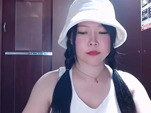 Snapshot of NATINATU252525 chatting on November 2025 01:55:02 PM NATINATU252525 online show from November 2025 01:55:02 PM