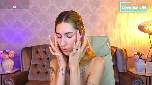 Sexy Lava online show from November 2025 07:13:02 AM