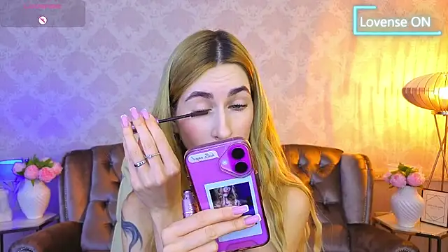 Sexy Lava online show from November 2025 07:00:02 AM