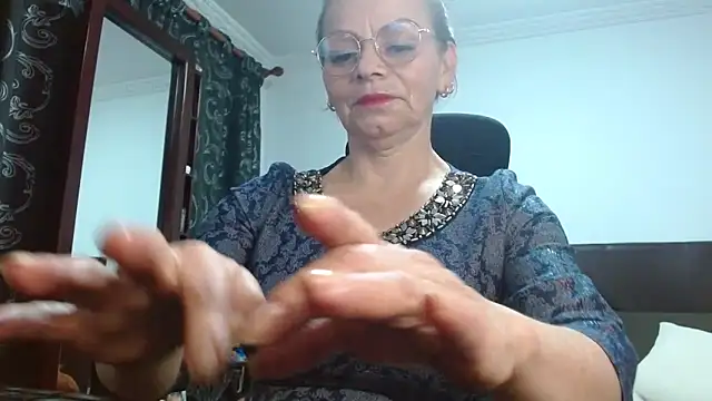 asleycavta online show from November 2025 11:49:01 PM