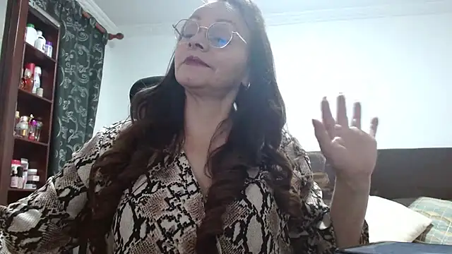 asleycavta online show from October 2025 10:32:02 PM