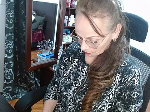 asleycavta online show from November 2025 01:00:02 AM