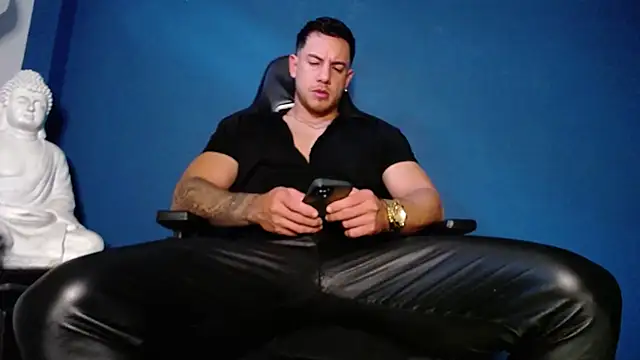 Maxxxpowerful online show from November 2025 04:10:02 PM