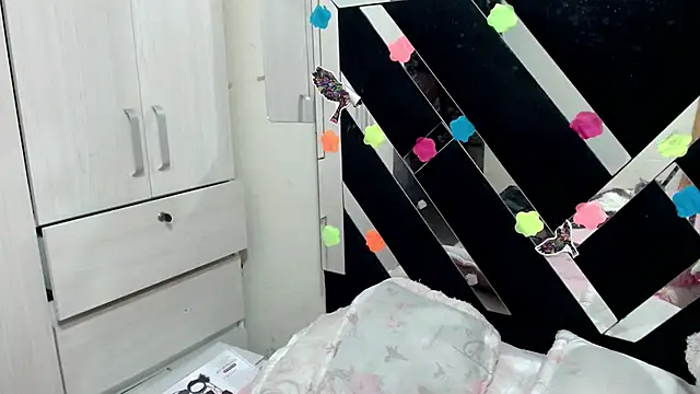 Snapshot of katery_wok11 chatting on October 2025 08:06:02 PM katery wok11 online show from October 2025 08:06:02 PM