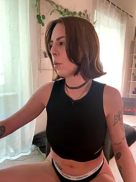 Snapshot of Mia_Railey chatting on January 2026 02:13:01 PM Mia Railey online show from January 2026 02:13:01 PM