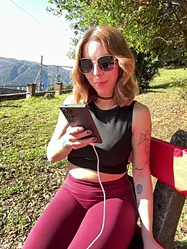 Mia Railey online show from October 2025 01:12:02 PM