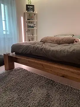 Mia Railey online show from December 2025 02:45:01 PM