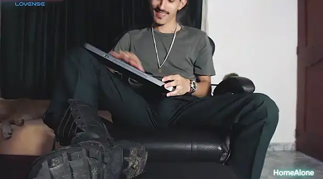 HomeAloneK online show from March 2025 07:25:01 PM