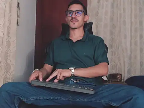 HomeAloneK online show from October 2025 08:50:01 PM